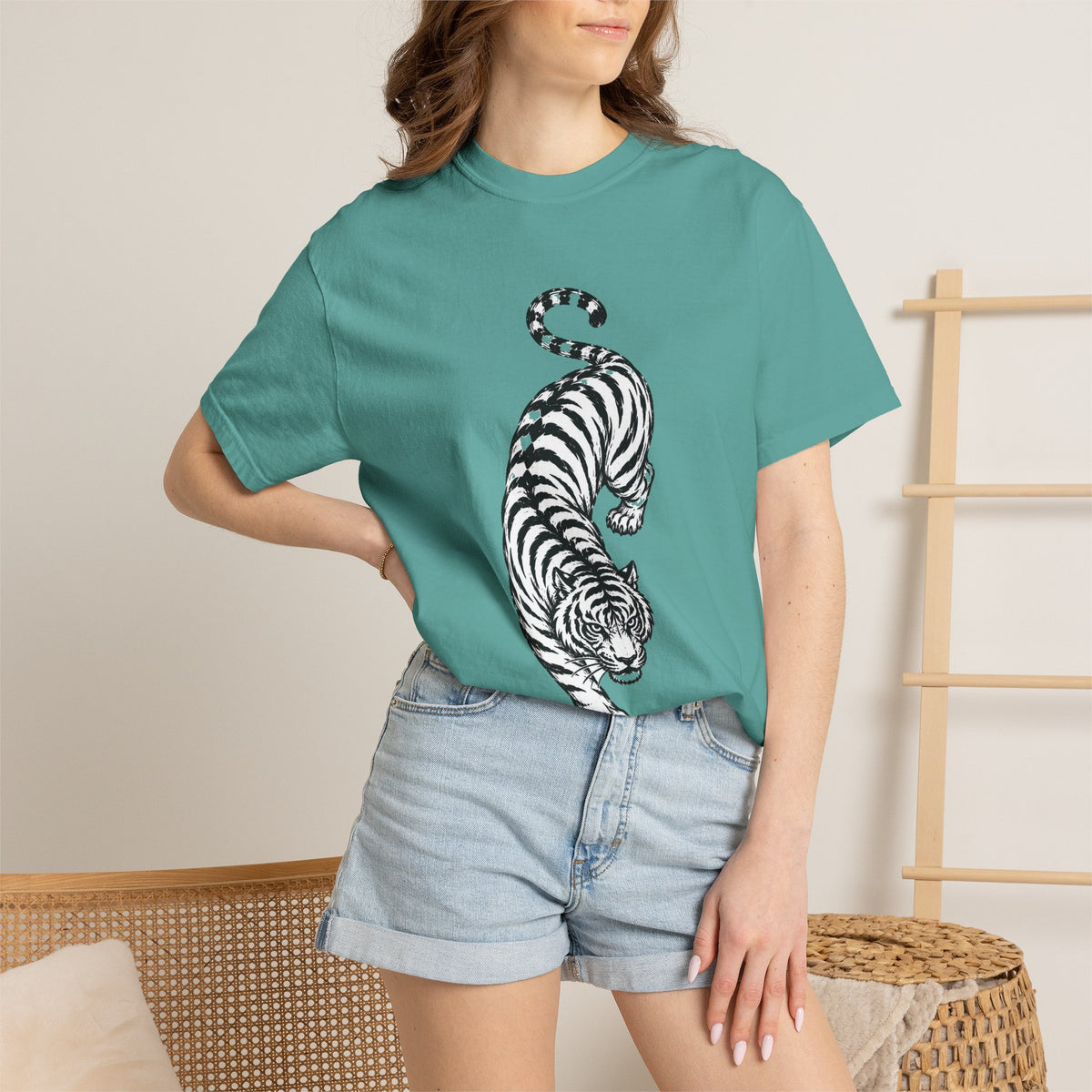 T-Shirt, Short Sleeve Boxy Crew Neck - Black & White Tiger